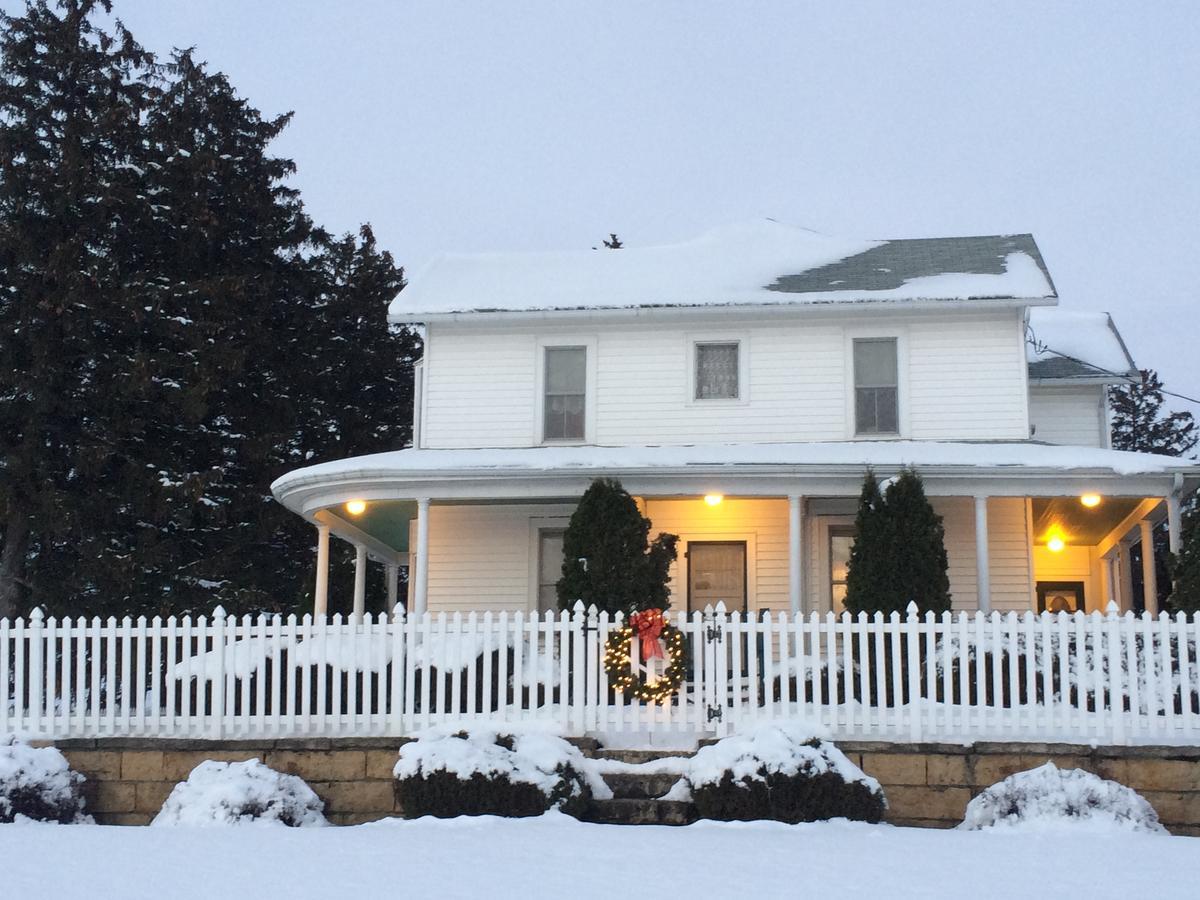 Field Of Dreams House Apartment Dyersville Exterior photo