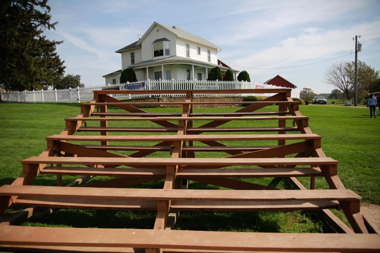 Field Of Dreams House Apartment Dyersville Exterior photo